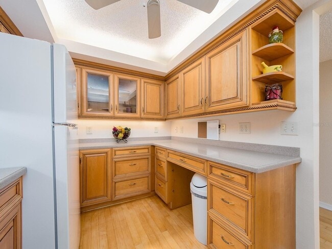 Building Photo - 690 Island Way