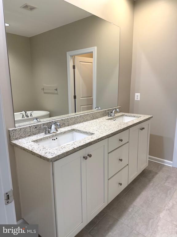 Building Photo - 20396 Roslindale Dr