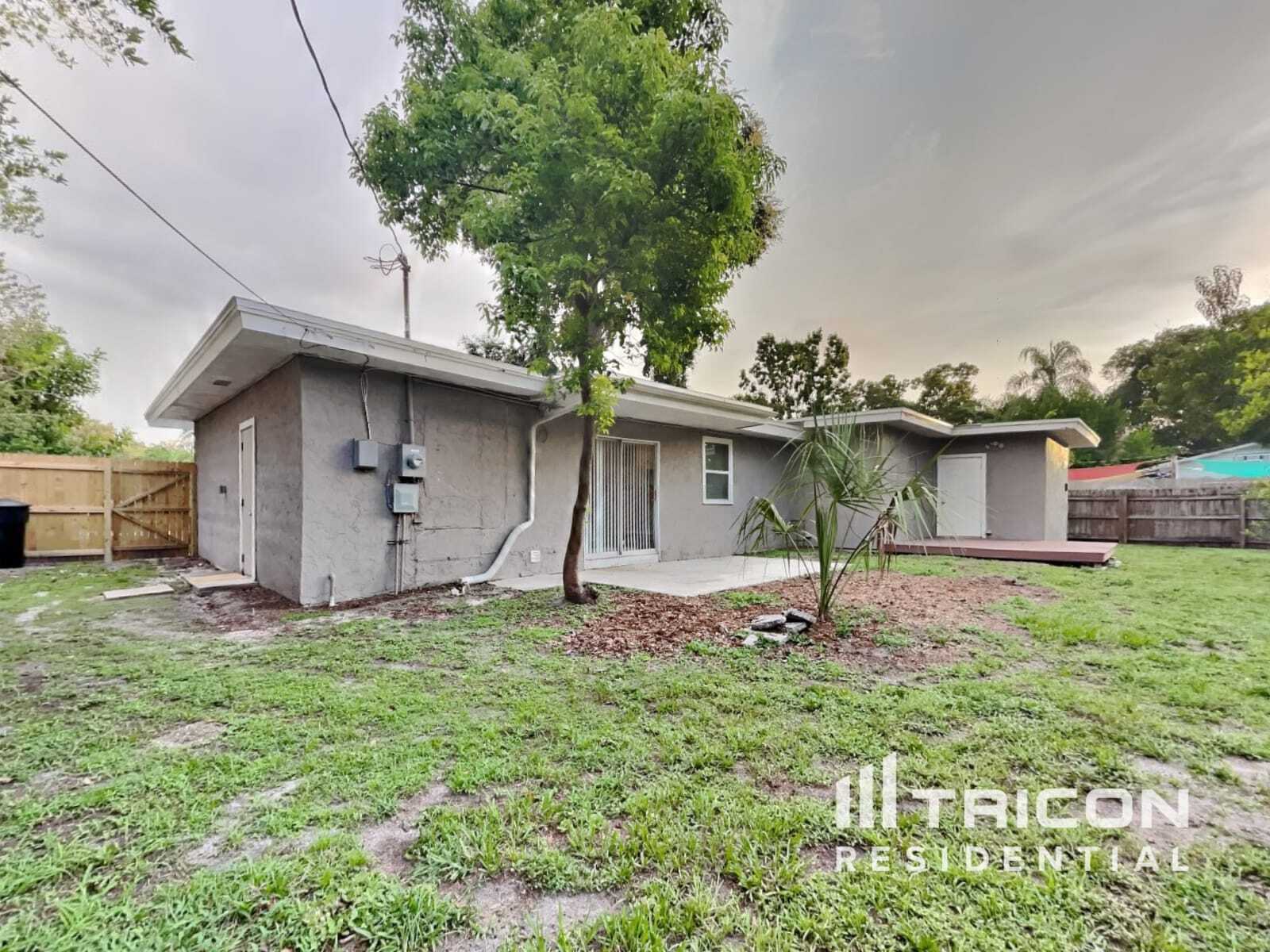 Building Photo - 5025 33rd Terrace N