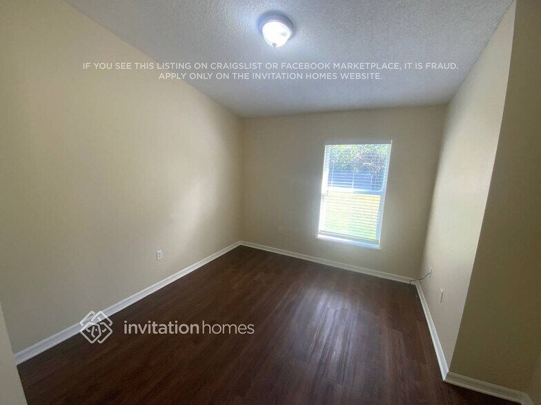 Building Photo - 3121 Turret Dr