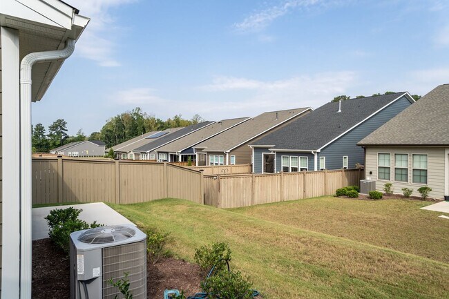 Building Photo - 1014 Greatland Rd