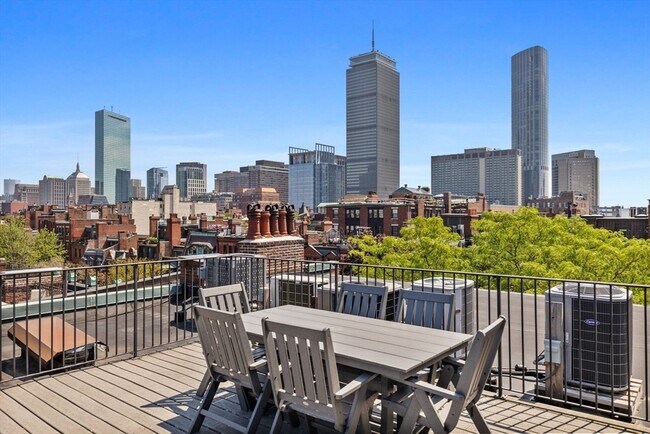 Building Photo - 403 Marlborough St
