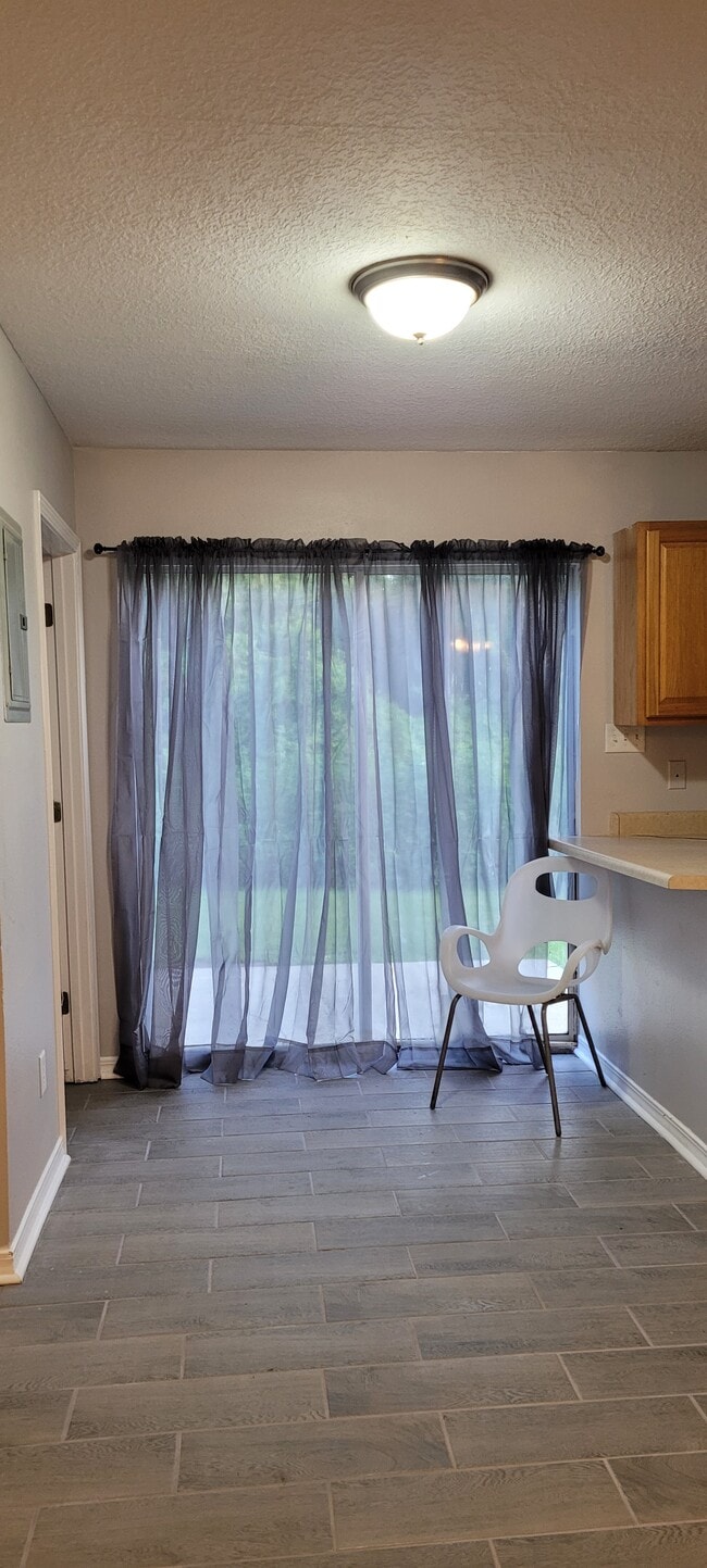 Building Photo - 1989 Todd Cove