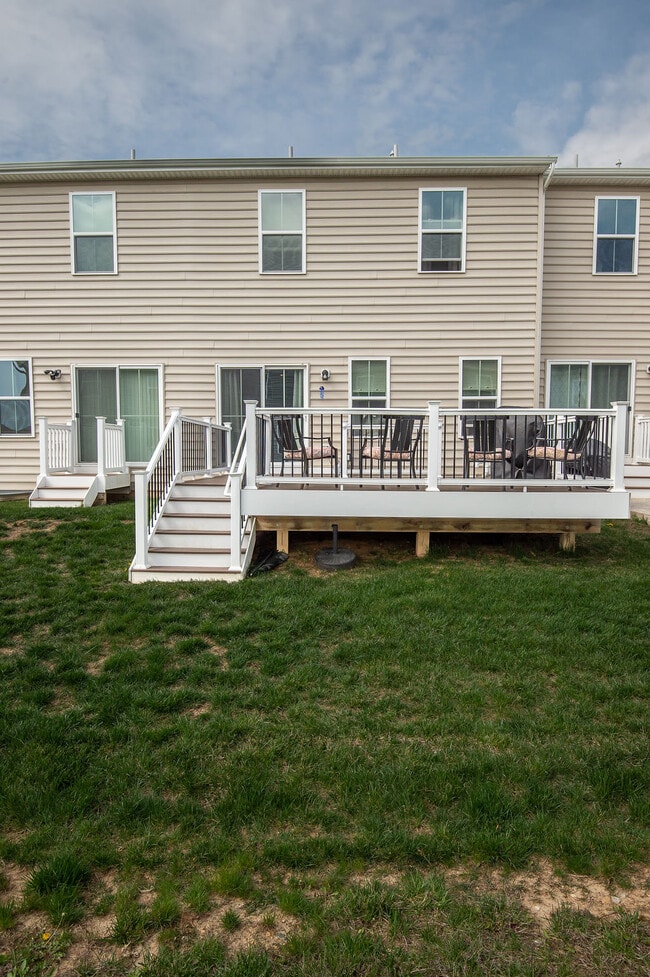 Building Photo - 351 Goodwick Dr