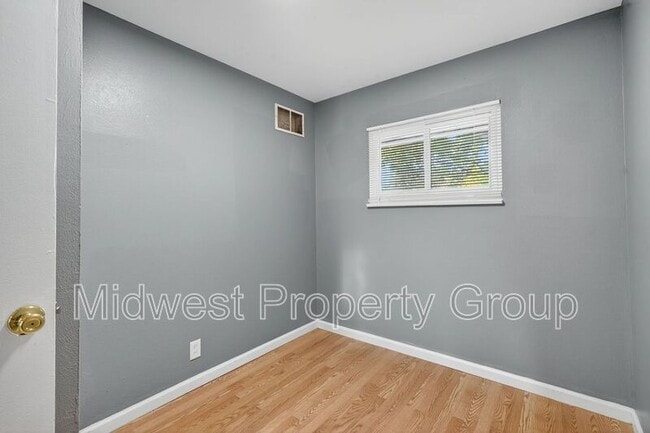 Building Photo - 148 Glen Garry Rd