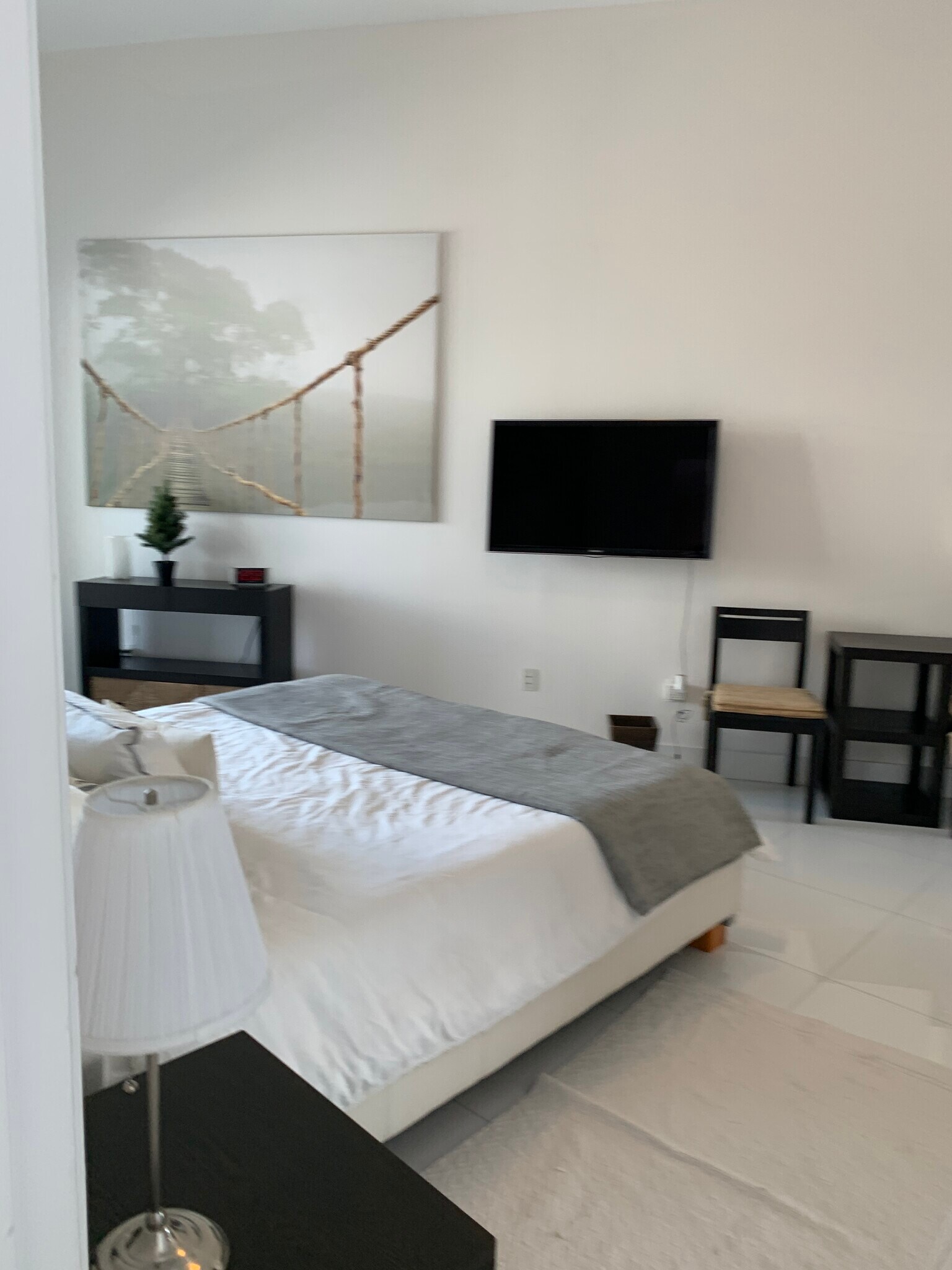 Building Photo - 15811 Collins Ave