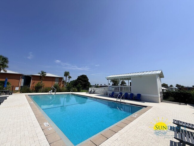 Building Photo - 4000 Gulf Terrace Dr