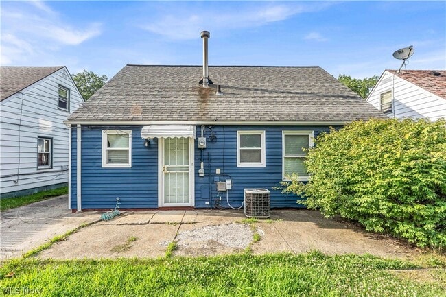 Building Photo - 3705 Wetzel Ave