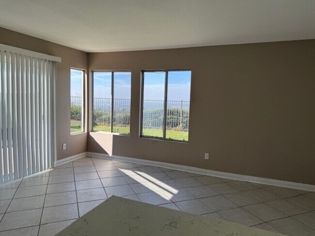 Building Photo - Spectacular view home in Anaheim Hills