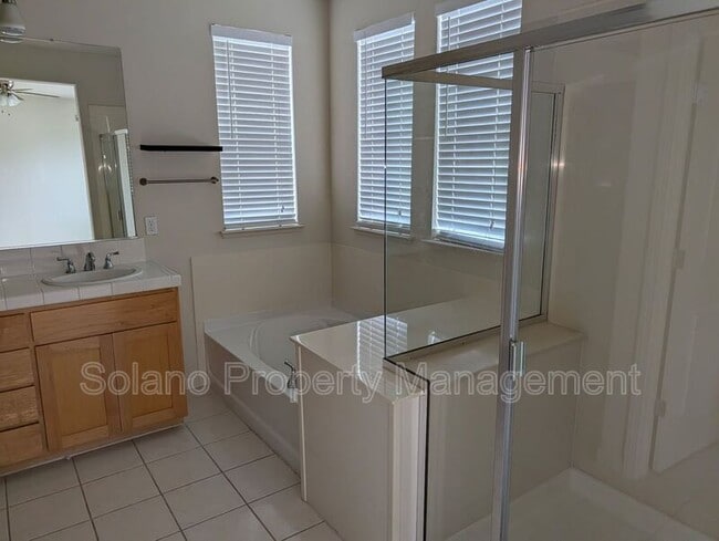 Building Photo - 1613 Centennial Dr