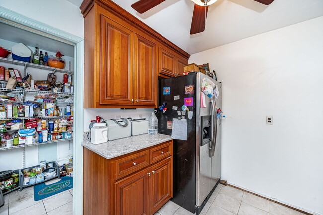 Building Photo - Cozy Brick Rancher in Lakeside