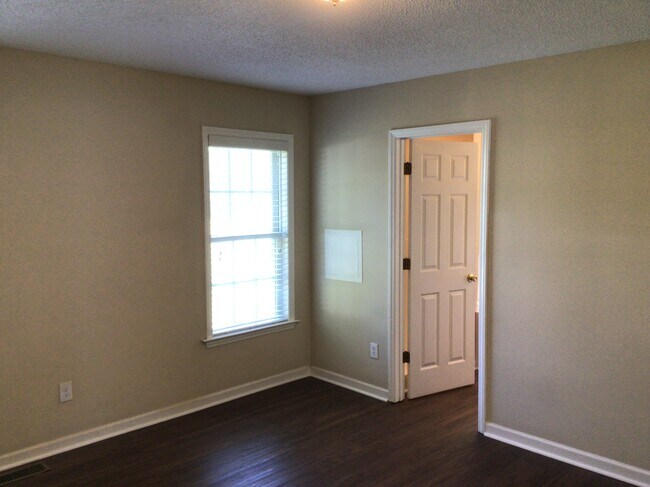 Building Photo - 140 Haven Grove Trl
