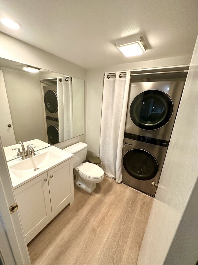 Building Photo - 2BR/2.5BA Townhome in the Heart of Palm Beach Gardens