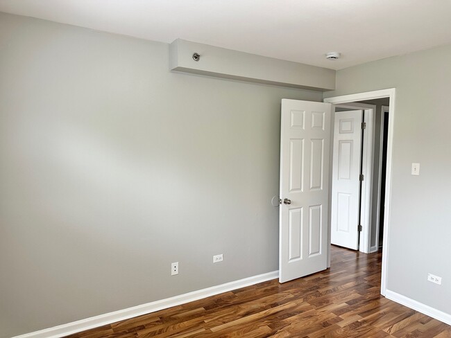 Building Photo - 8635 84th Ct
