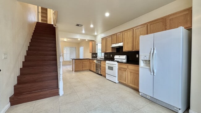 Building Photo - 8171 Golden Flowers St