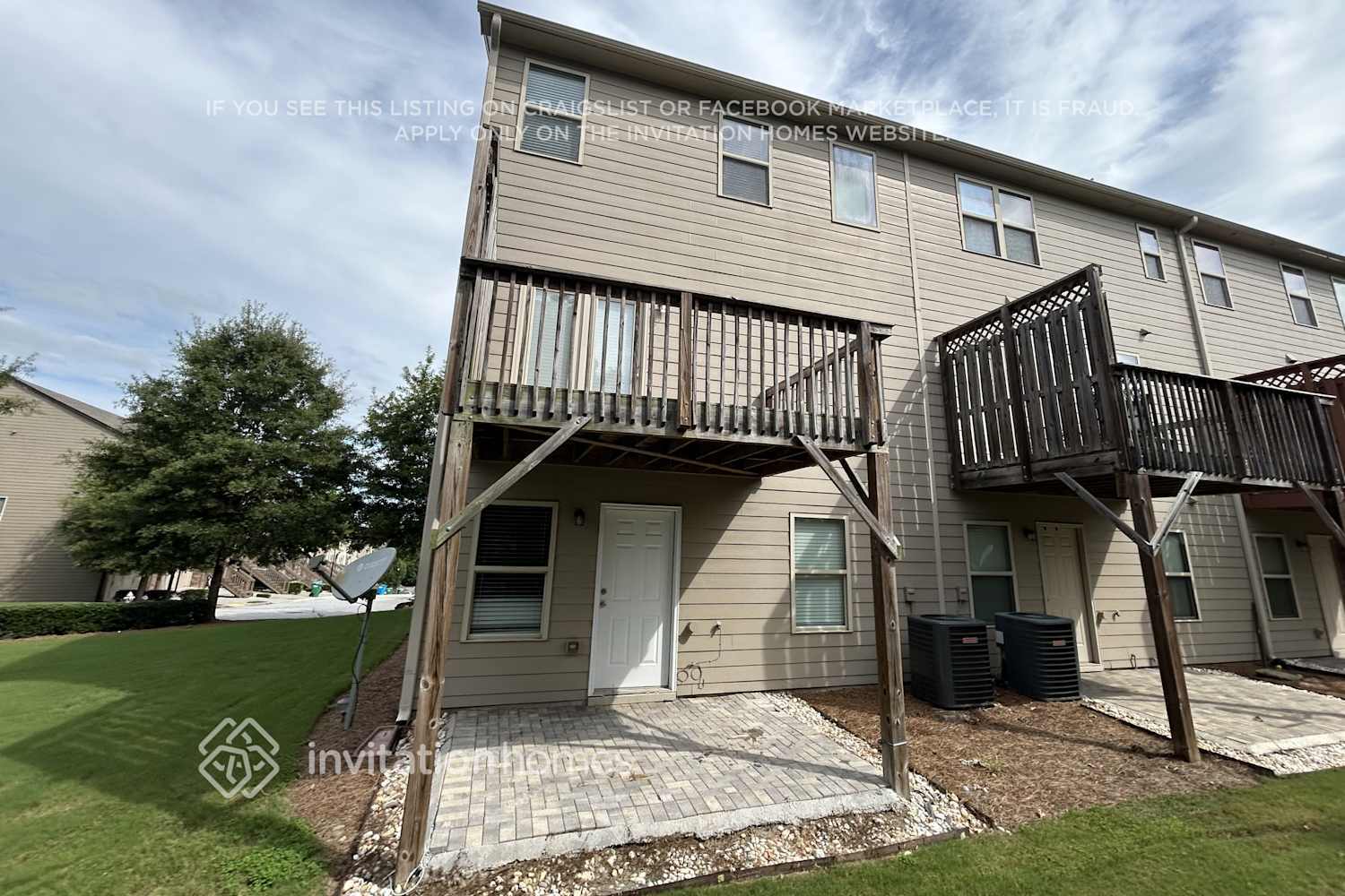 Building Photo - 2090 Paxton Dr SW