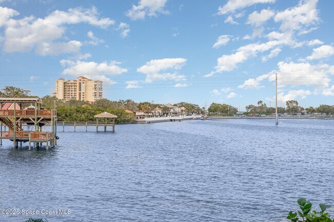 Building Photo - 100 Riverside Dr