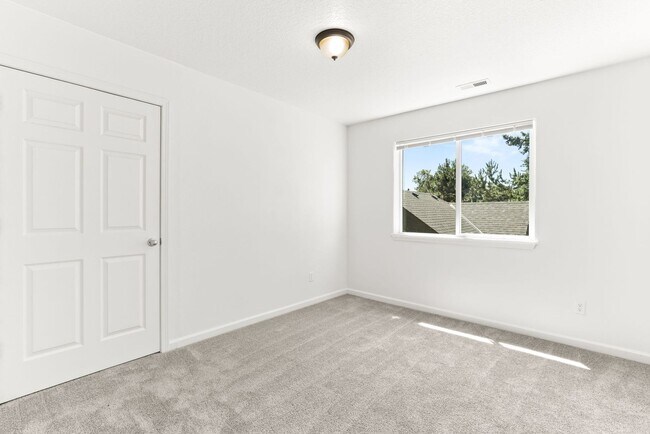 Building Photo - 3745-3749 SE 127th Place