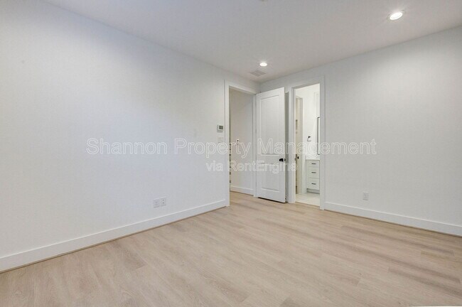 Building Photo - 1823 Prospect St