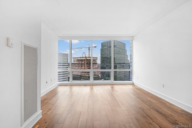 Building Photo - 1 Renaissance Square