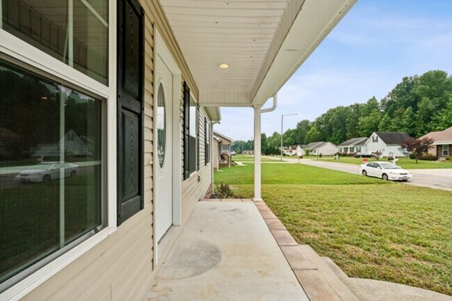 Building Photo - COMING SOON.....Adorable 3 Bedroom Home in Tullahoma!