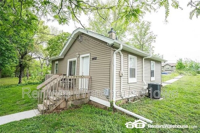 Building Photo - 2802 SE 8th Ct