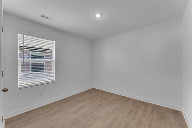 Building Photo - 4671 W Aurora St