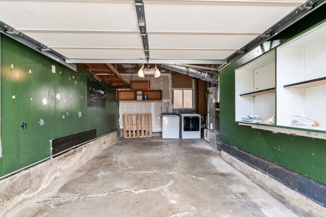 Building Photo - Spacious 3-Bedroom Daly City Home – Prime ...