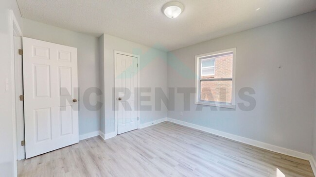 Building Photo - Newly Renovated Gem 2-Bedroom, 1-Bathroom ...