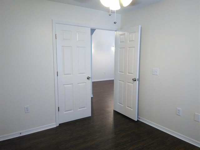 Building Photo - 1443 Baythorn Dr