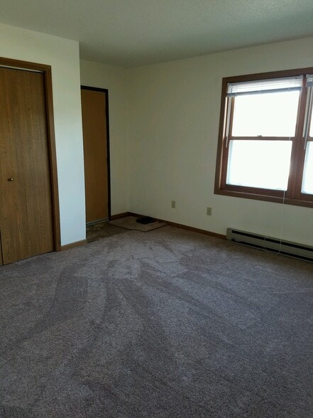 Building Photo - 1108 W Hamilton Ave