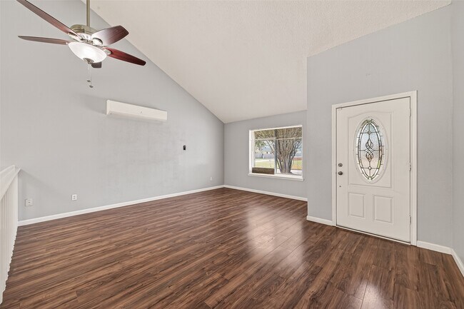 Building Photo - 1806 Foxlake Dr