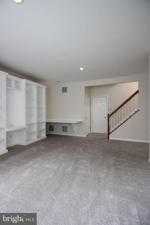 Building Photo - 46140 Cecil Terrace