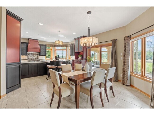 Building Photo - 6210 Deerwood Cir N