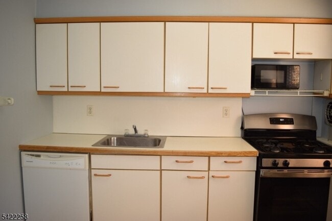 Building Photo - 2467 New Jersey 10 Unit 2B