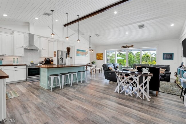 Building Photo - 14390 Tamarac Dr