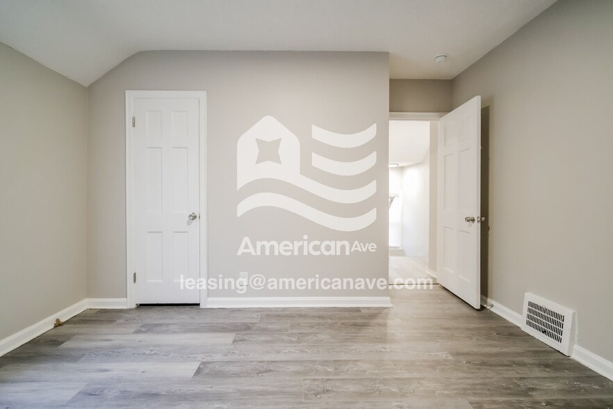 Building Photo - 4382 E 141st St