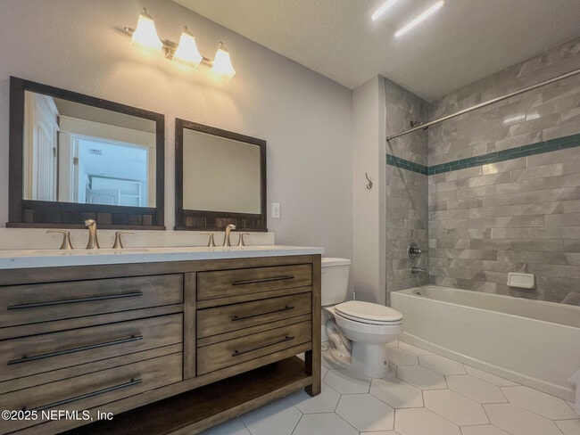 Building Photo - 4325 Appleton Ave