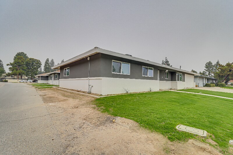 Building Photo - 1001 Mira Loma Dr