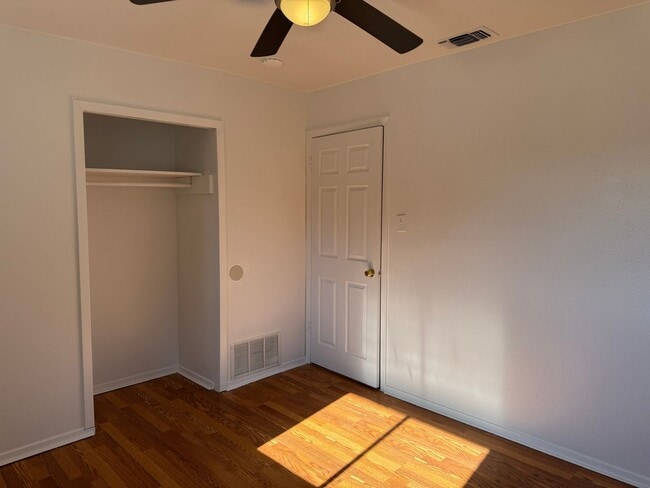 Building Photo - 1029 Vly Frg Dr