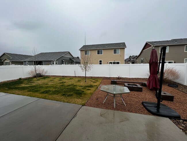 Building Photo - Spacious 4 Bed, 2 1/2 Bath House in Berthoud!