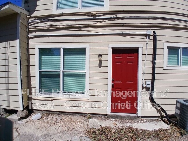 Building Photo - 901 Furman Ave