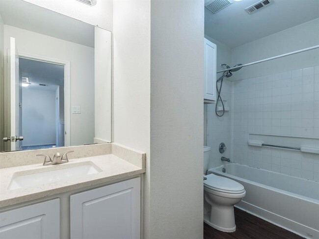 Building Photo - 221 Carriage Way