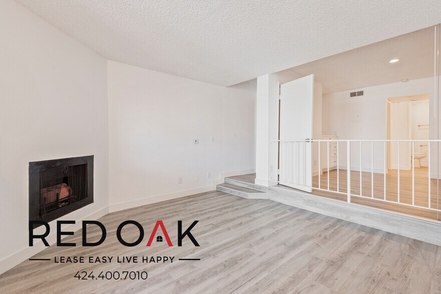 Building Photo - 8309 Cedros Ave