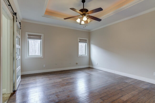 Building Photo - 803 Avenue S