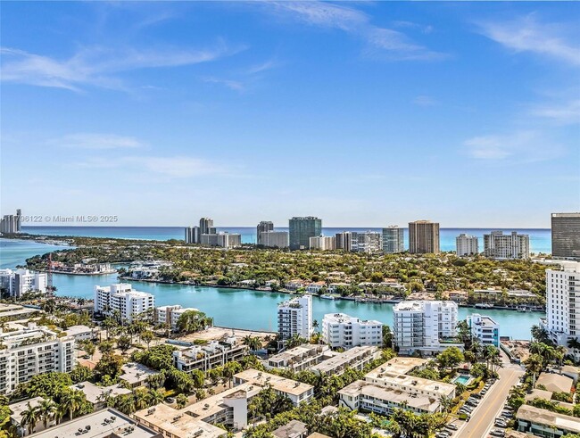 Building Photo - 9901 E Bay Harbor Dr