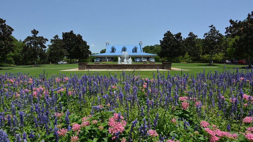 Building Photo - 549 Blue Stem Dr