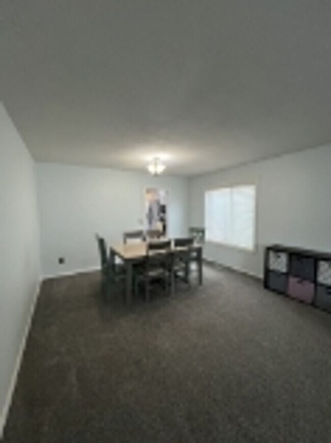Building Photo - Luxurious 4-Bedroom Home in Keizer – Spacious, Elegant & Perfect for Entertaining