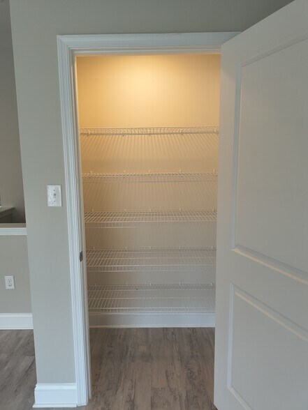 Building Photo - 15116 Hogshead Way