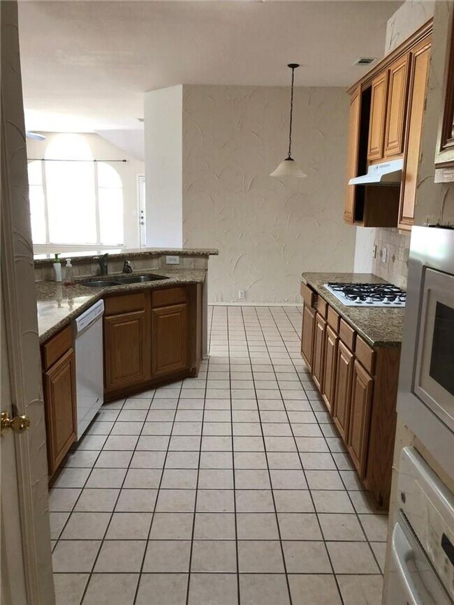 Building Photo - Beautiful 4 Bedroom, 2 Bath Home for Lease in Plano!